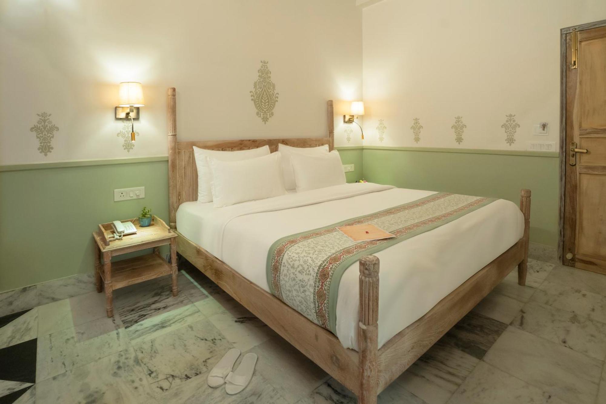 Dev Mahal - A Boutique Heritage Hotel Джайпур Екстер'єр фото
