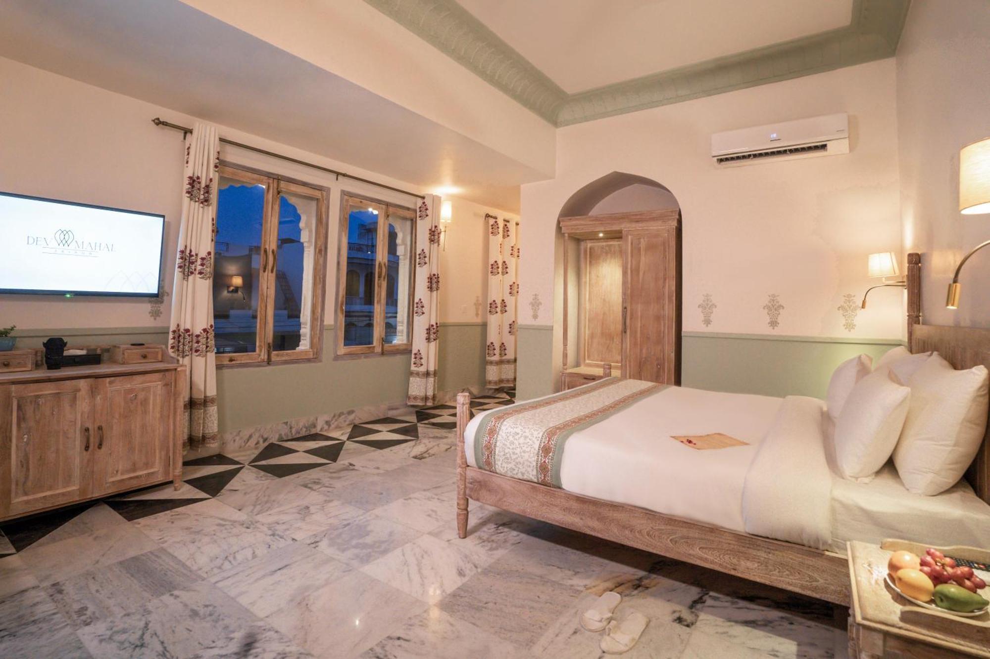 Dev Mahal - A Boutique Heritage Hotel Джайпур Екстер'єр фото