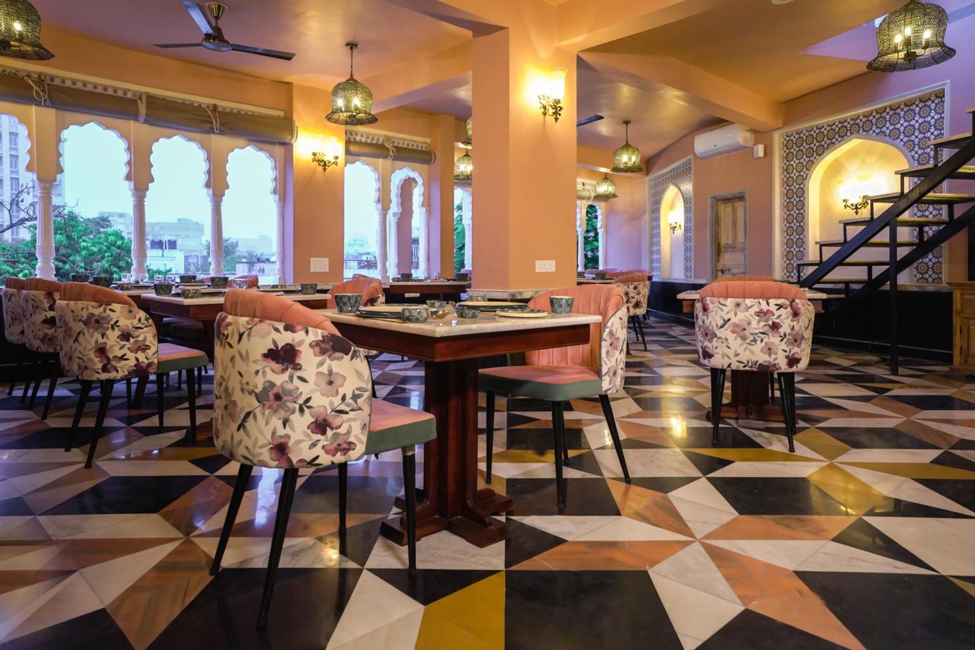 Dev Mahal - A Boutique Heritage Hotel Джайпур Екстер'єр фото