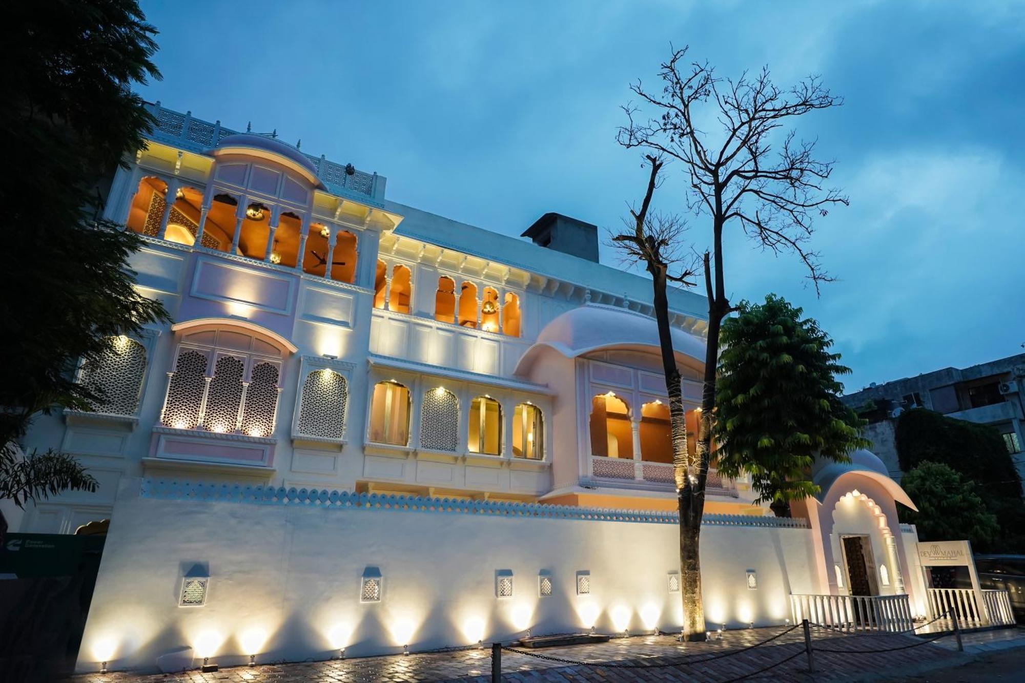Dev Mahal - A Boutique Heritage Hotel Джайпур Екстер'єр фото